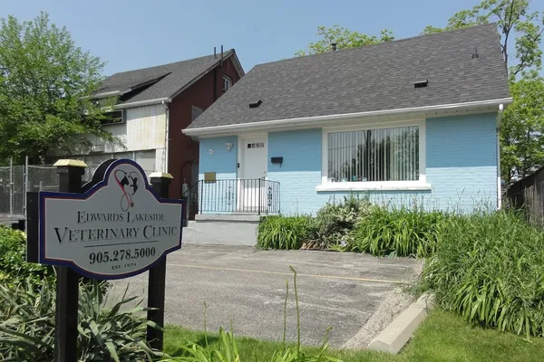 Edwards Lakeside Veterinary Clinic