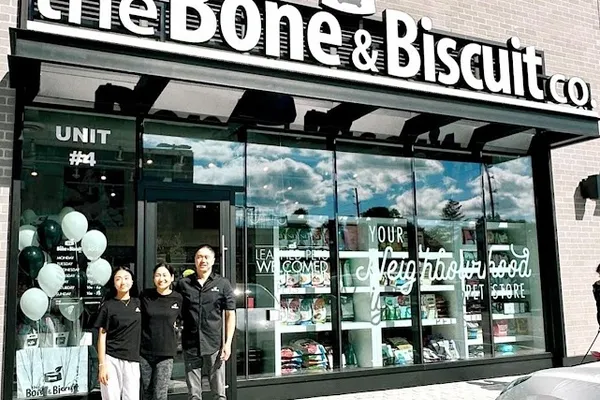 Bone & Biscuit Port Credit Mississauga