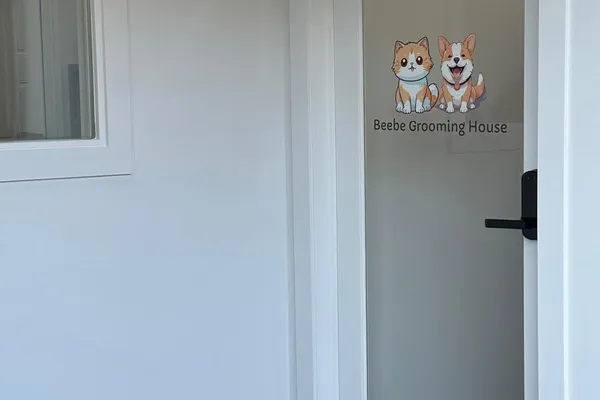 Beebe Grooming House