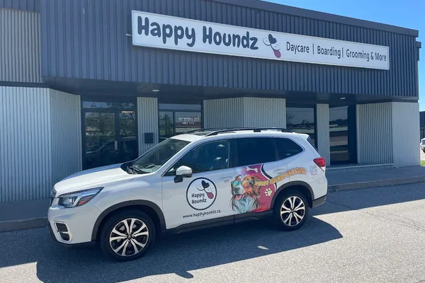 Happy Houndz Dog Daycare & Boarding