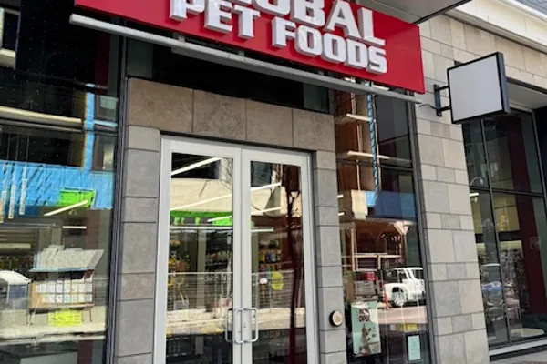Global Pet Foods - Fort York/Liberty Village